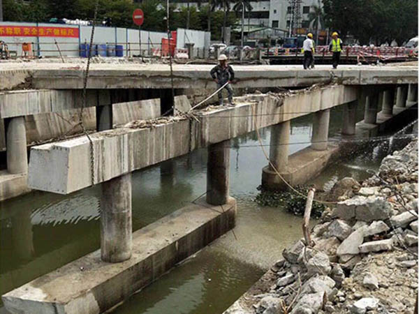 橋梁切割